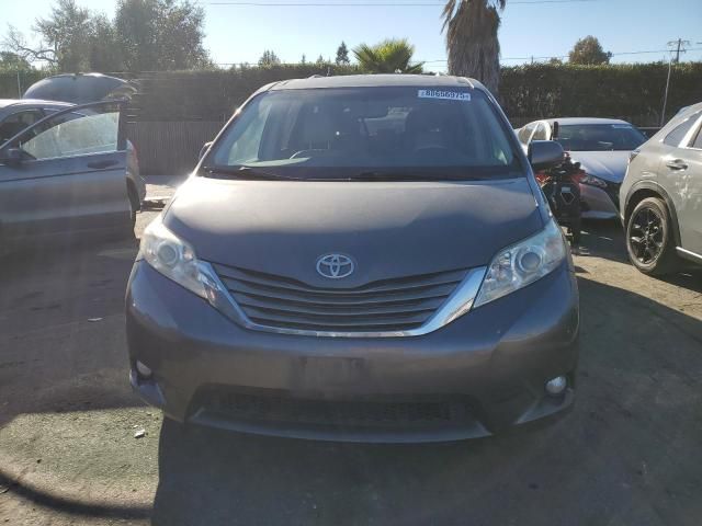 2013 Toyota Sienna XLE