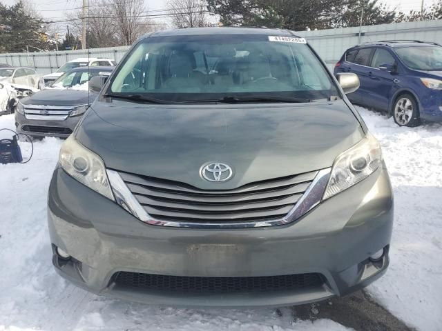 2013 Toyota Sienna XLE