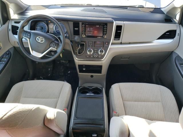 2019 Toyota Sienna LE