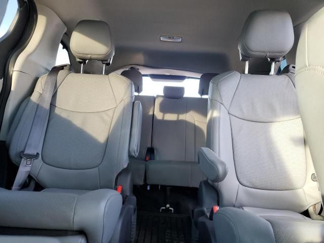 2023 Toyota Sienna Limited