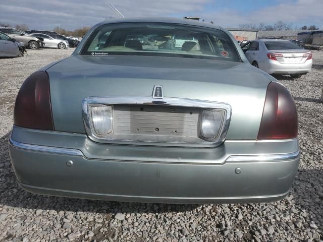 2004 Lincoln Town Car Executive