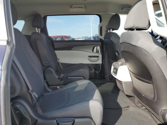 2022 KIA Carnival LX