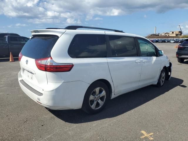 2017 Toyota Sienna LE