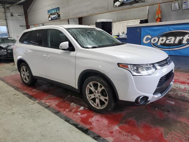 2015 Mitsubishi Outlander SE