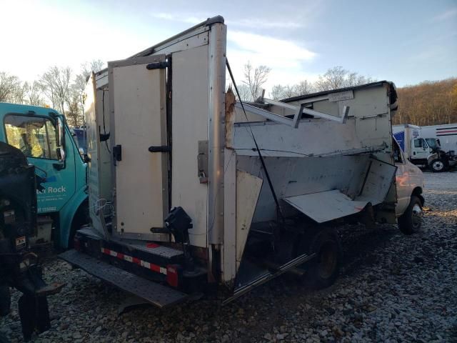 2003 Ford Econoline E350 Super Duty Cutaway Van