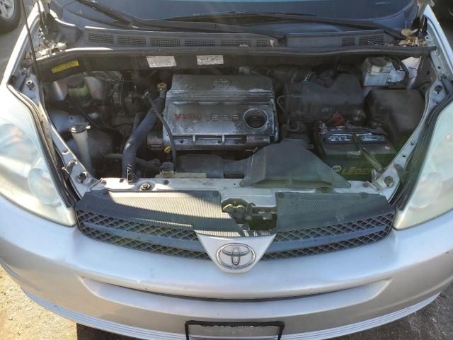 2004 Toyota Sienna CE