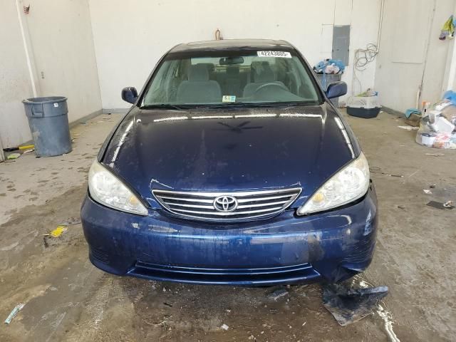 2005 Toyota Camry LE