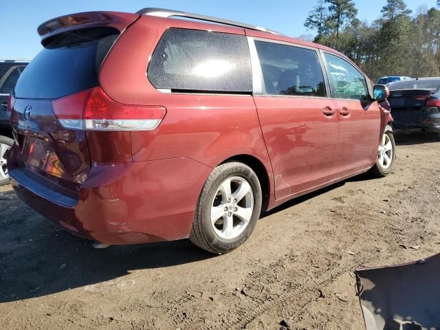 2013 Toyota Sienna LE