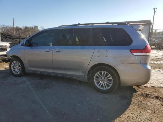 2012 Toyota Sienna XLE