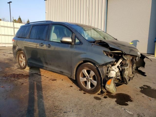 2011 Toyota Sienna LE