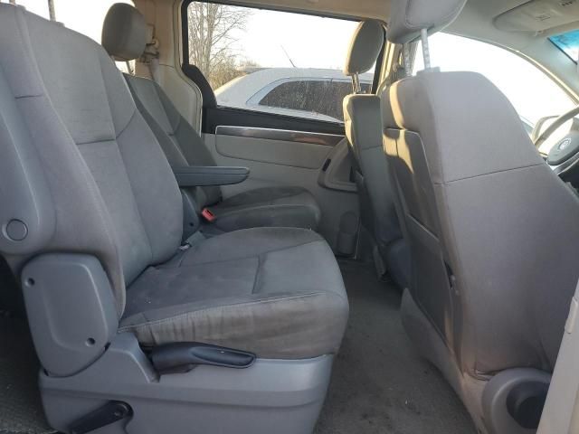 2009 Volkswagen Routan SE