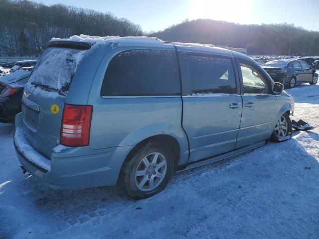 2010 Chrysler Town & Country Touring