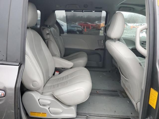 2013 Toyota Sienna XLE