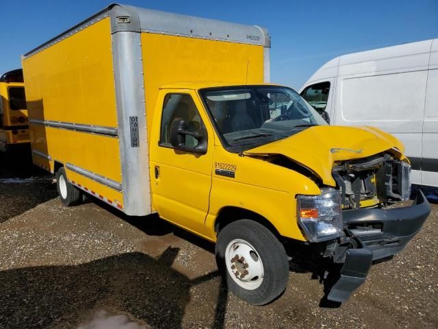 2022 Ford Econoline E350 Super Duty Cutaway Van