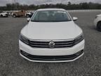 2018 Volkswagen Passat SE