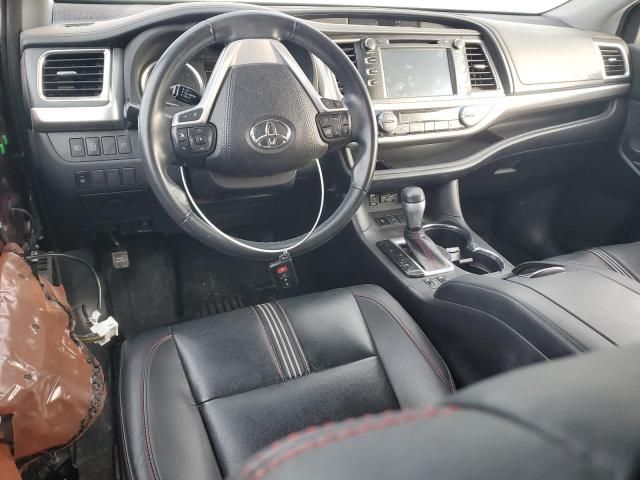 2019 Toyota Highlander SE