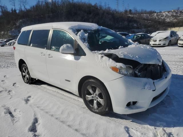 2016 Toyota Sienna LE