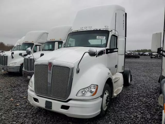 2014 Kenworth Construction T680