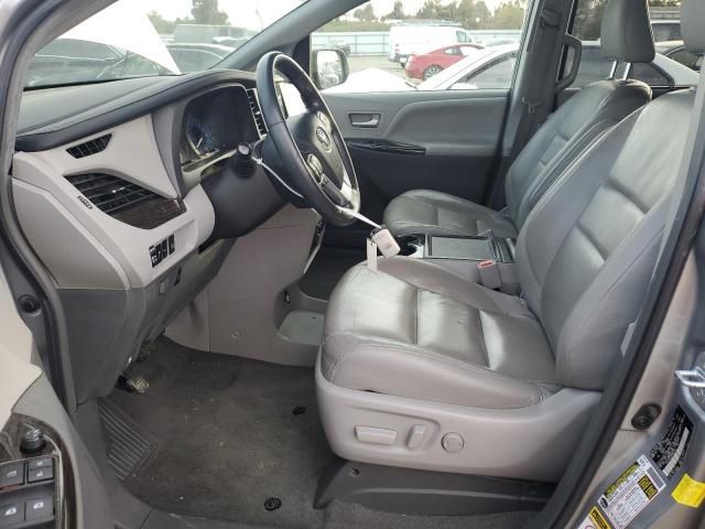 2017 Toyota Sienna XLE