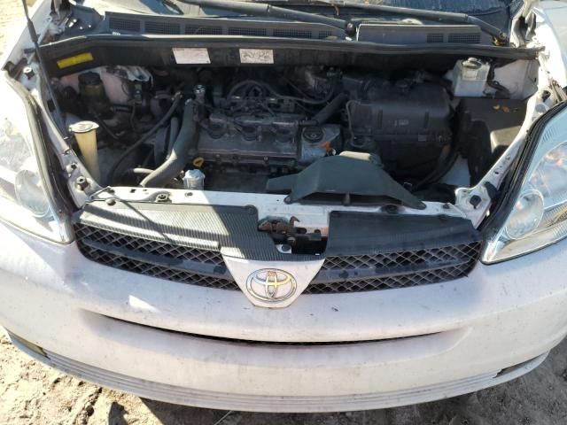 2005 Toyota Sienna XLE