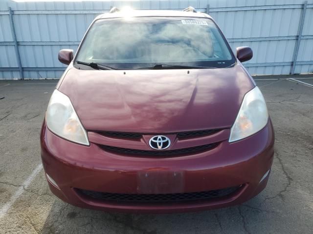 2009 Toyota Sienna XLE