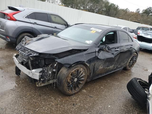 2019 Mercedes-Benz A 220