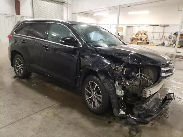 2018 Toyota Highlander SE