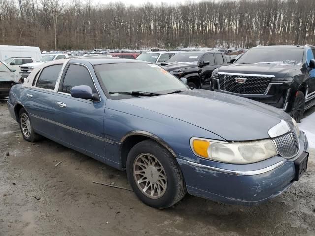 2000 Lincoln Town Car Signature