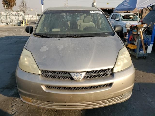 2004 Toyota Sienna CE