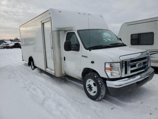 2022 Ford Econoline E350 Super Duty Cutaway Van