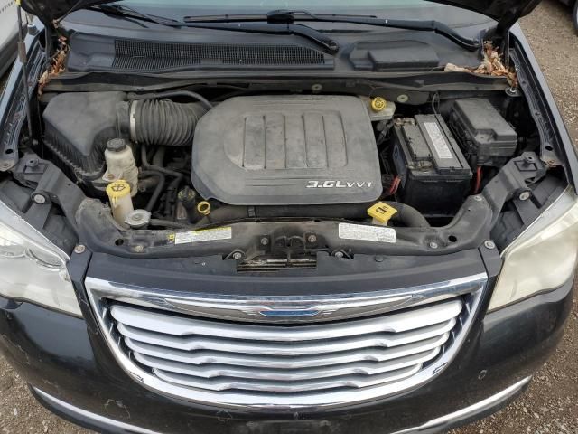 2013 Chrysler Town & Country Touring L