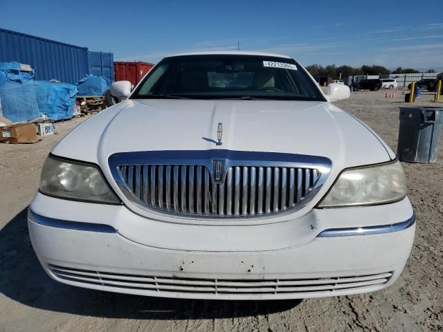 2011 Lincoln Town Car Signature Limited