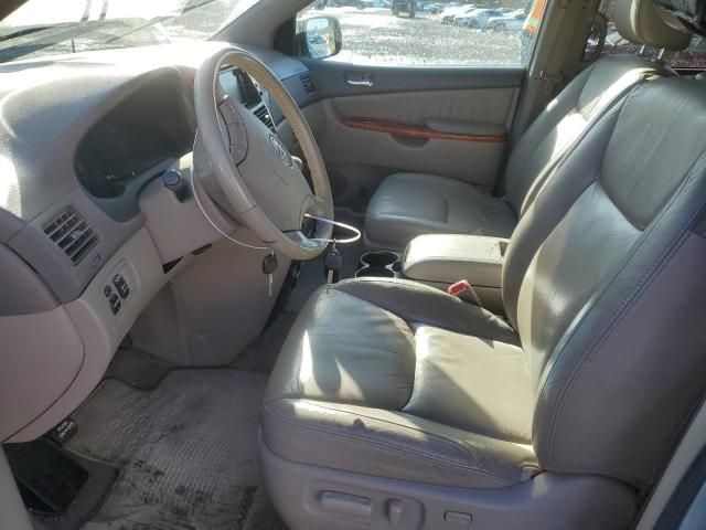 2010 Toyota Sienna XLE