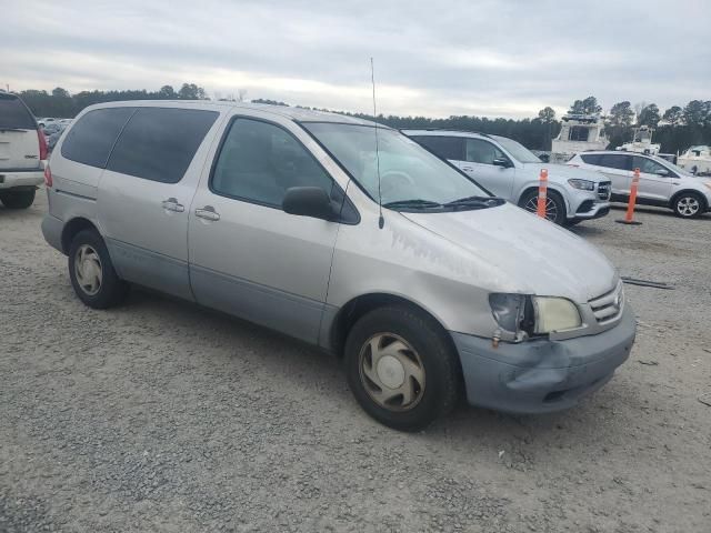 2001 Toyota Sienna CE