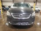 2010 Volkswagen Routan SE