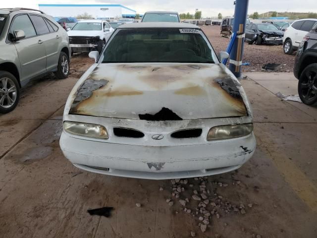 1999 Oldsmobile 88 Base