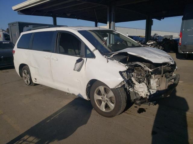 2011 Toyota Sienna LE