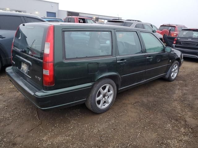 2000 Volvo V70 Base