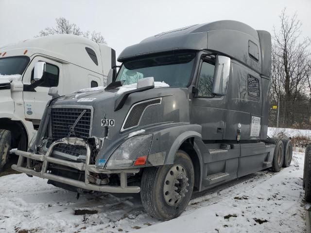 2013 Volvo VN VNL