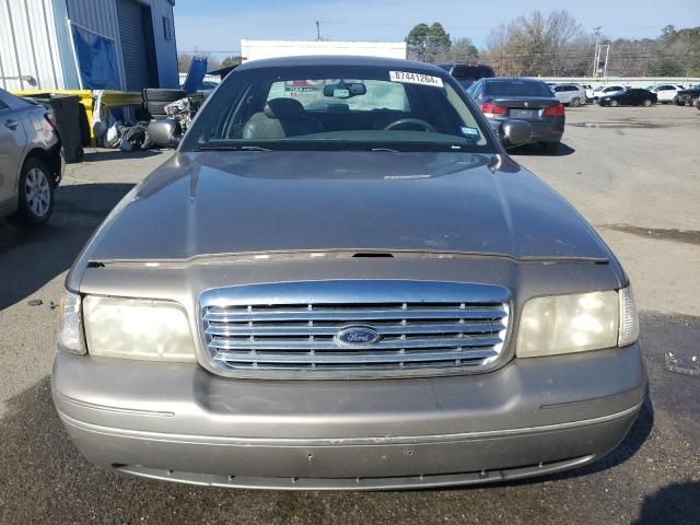 2001 Ford Crown Victoria LX