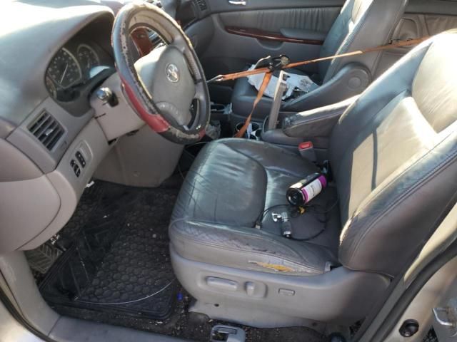 2005 Toyota Sienna XLE