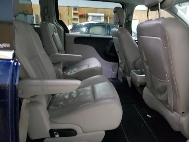 2013 Chrysler Town & Country Touring L