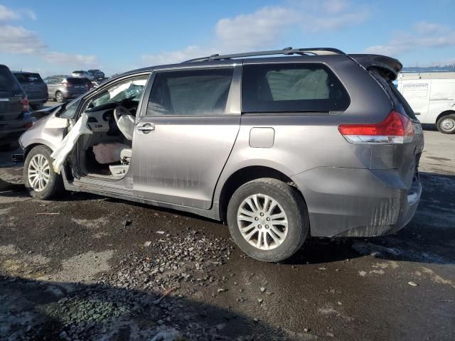 2013 Toyota Sienna XLE