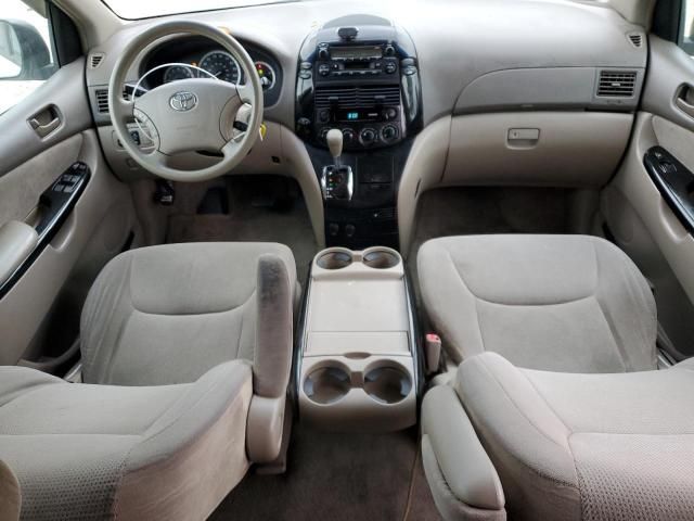 2004 Toyota Sienna CE