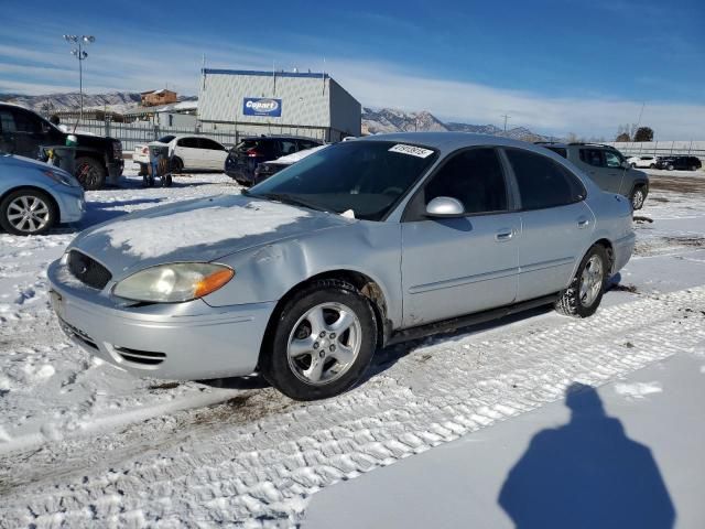 2004 Ford Taurus SE