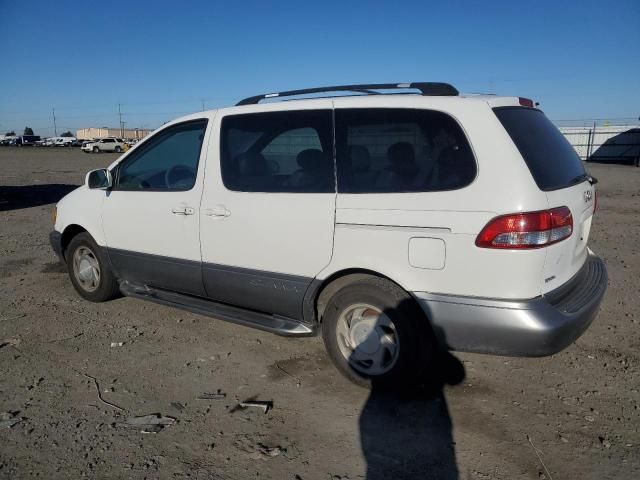 2002 Toyota Sienna LE