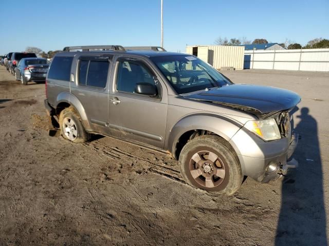 2005 Nissan Pathfinder LE