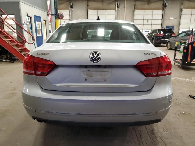 2013 Volkswagen Passat SEL