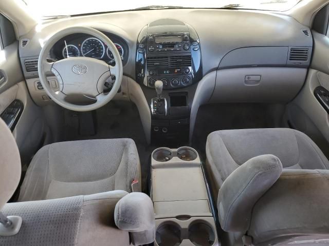 2005 Toyota Sienna CE