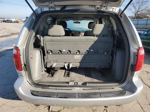 2007 Chrysler Town & Country LX